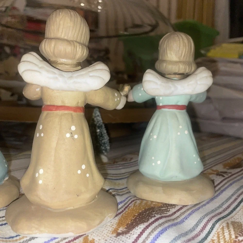 4 Distressed Young Angels In Different Poses And‎ Colors Of Dress, Very Sweet